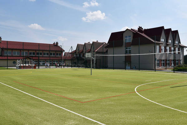 zdjęcie do
													 artykułu Budowa boisk przyszkolnych w Lutoryżu i Mogielnicy zakończona