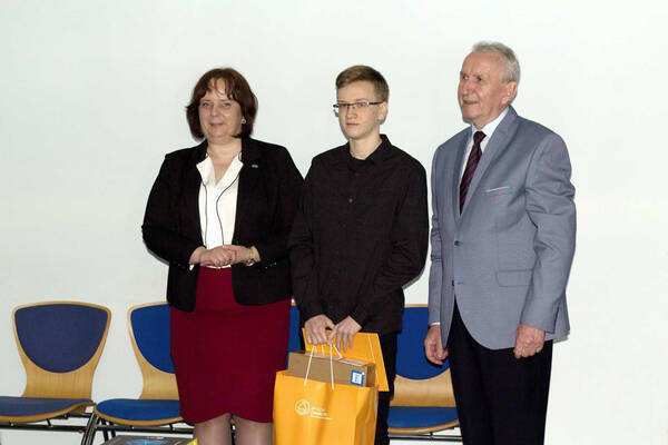 zdjęcie do
												 artykułu Zwycięstwo ucznia Liceum w Boguchwale w Podkarpackim Konkursie Chemicznym
