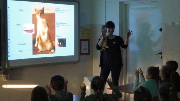 zdjęcie do
												 artykułu  Kochajmy zwierzęta - warsztaty w Szkole Podstawowej w Zgłobniu 